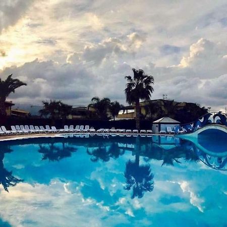 Mare Luna Village Кампофеличе-ди-Роччелла Экстерьер фото