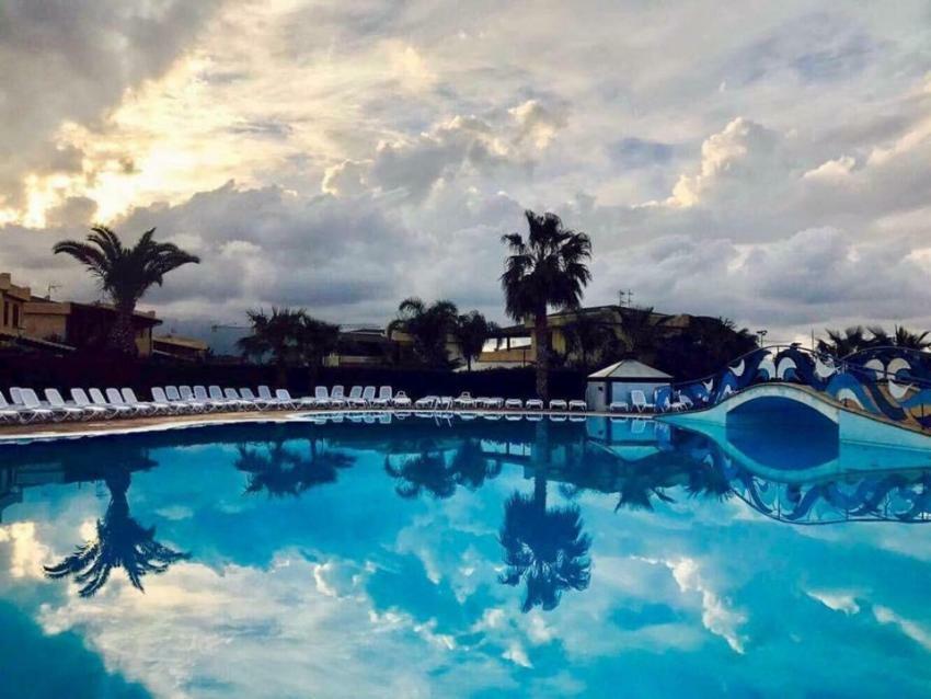 Mare Luna Village Кампофеличе-ди-Роччелла Экстерьер фото